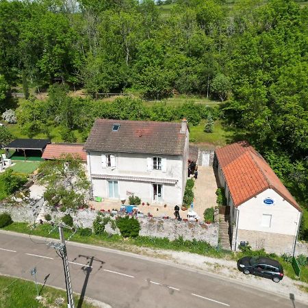 Gite La Providence Saint-Sernin-du-Plain Exterior photo